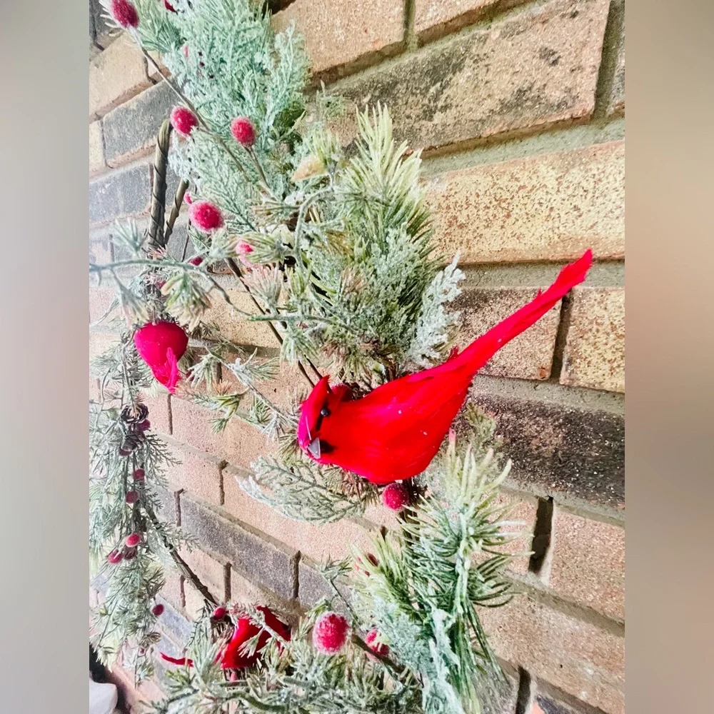 Icy Pine & Sugar Berry Cardinal Garland